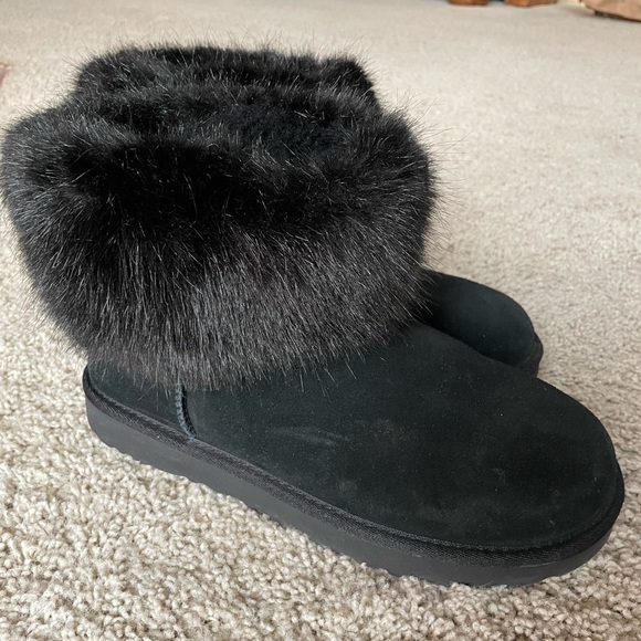 UGG boots rare black with fur size 9 in great condition - Picture 2 of 6